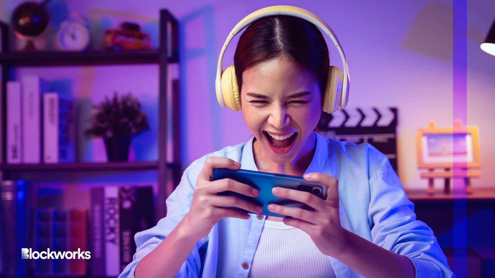 How to listen to music while gaming